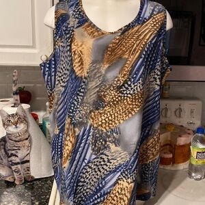 D womens Maggie Sweet sleeveless geometric plus size blouse 1X. EUC